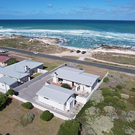 Swem Jannie Apartment Struisbaai Bagian luar foto