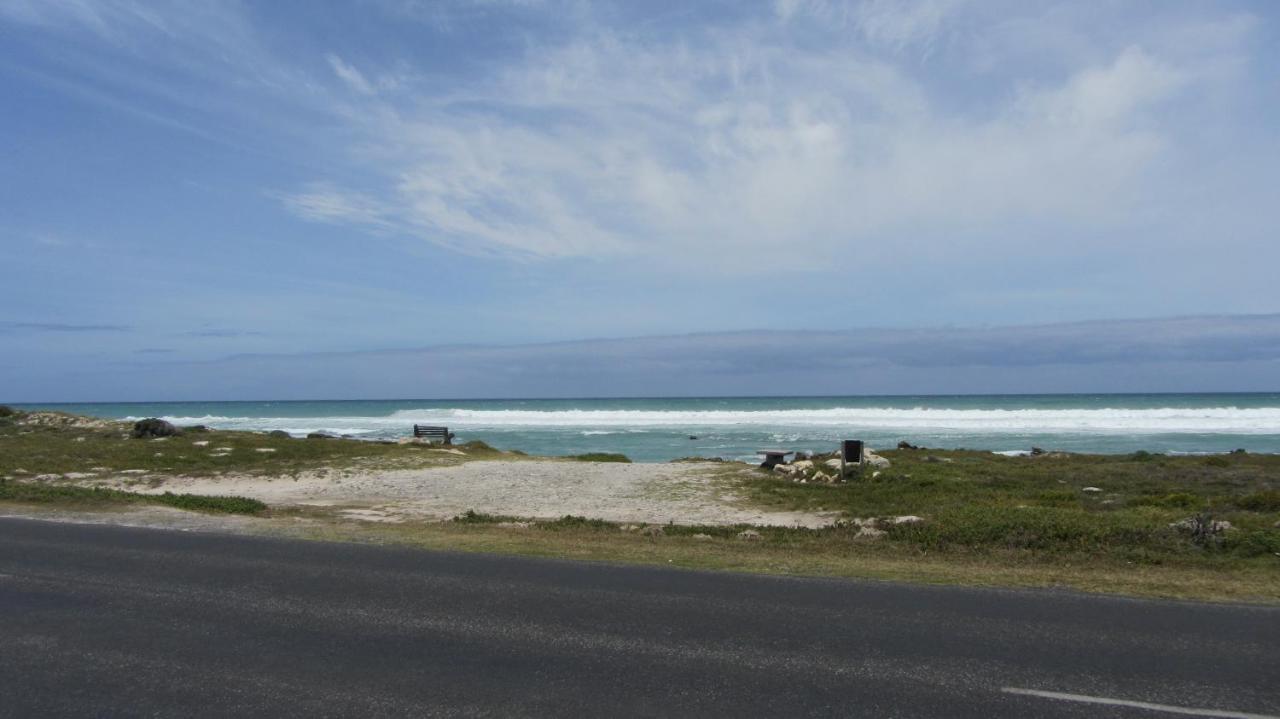 Swem Jannie Apartment Struisbaai Bagian luar foto