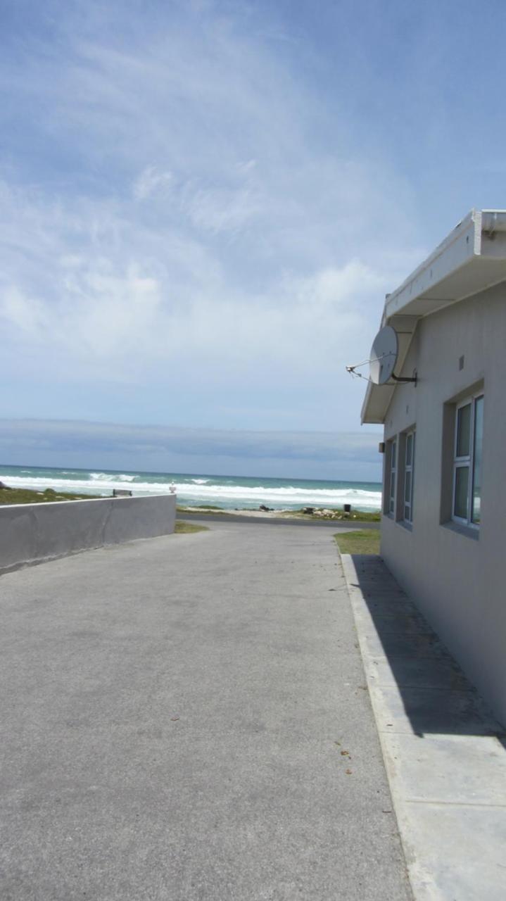 Swem Jannie Apartment Struisbaai Bagian luar foto
